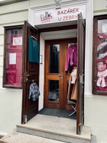 Bazárek u zebry - vchod