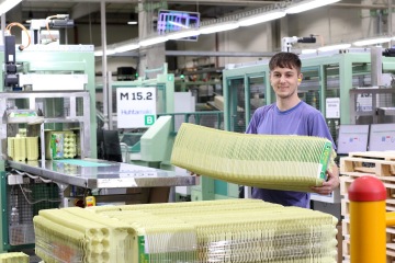 Výroba obalových materiálů - portrét pracovníka